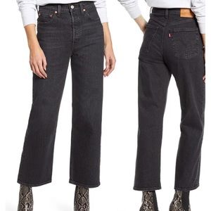 LEVIS “Ribcage Straight” High Rise Jean in Feelin’ Cagey (Dark Grey / Black) 28